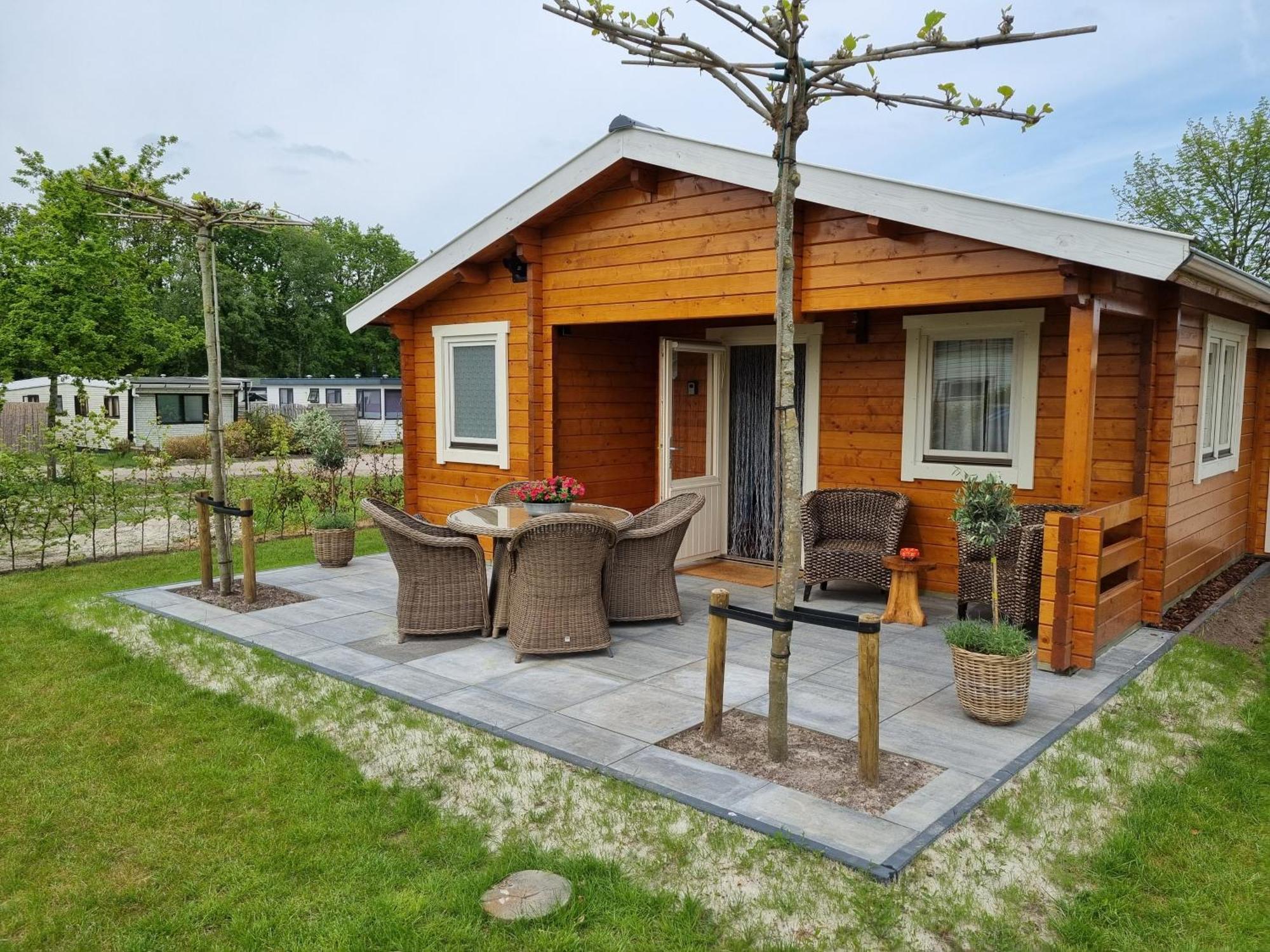 Nieuw - Luxe Blokhut Chalet In Bosrijke Omgeving Anloo Экстерьер фото